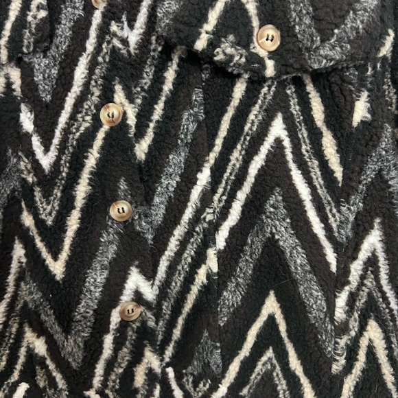 POL Jacket - Picture 3 of 5